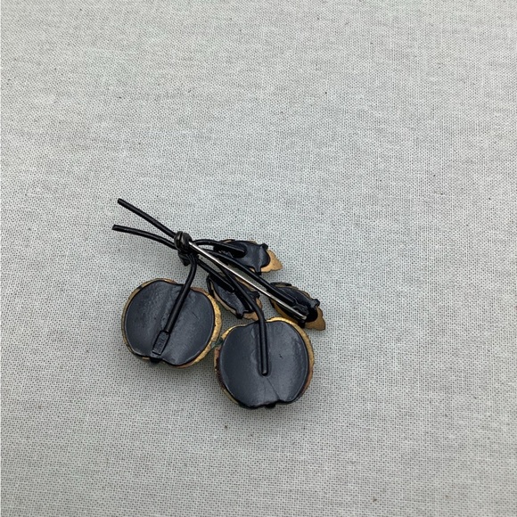 Antique Vintage Cherry Brooch with Green and Red Art Glass - Picture 5 of 6